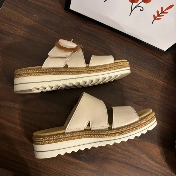 Remonte Jocelyn Slide in Copper - Picture 6 of 10